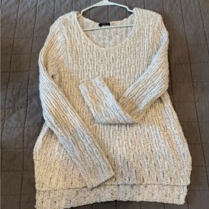 Cozy white and grey Sweater